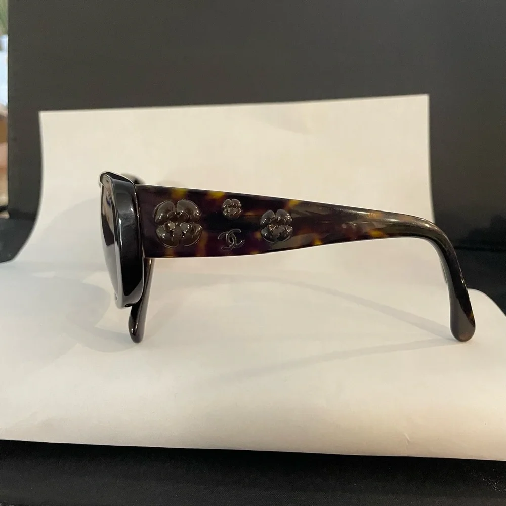 Chanel Tortoise Shell Sunglasses - Picture 2 of 4